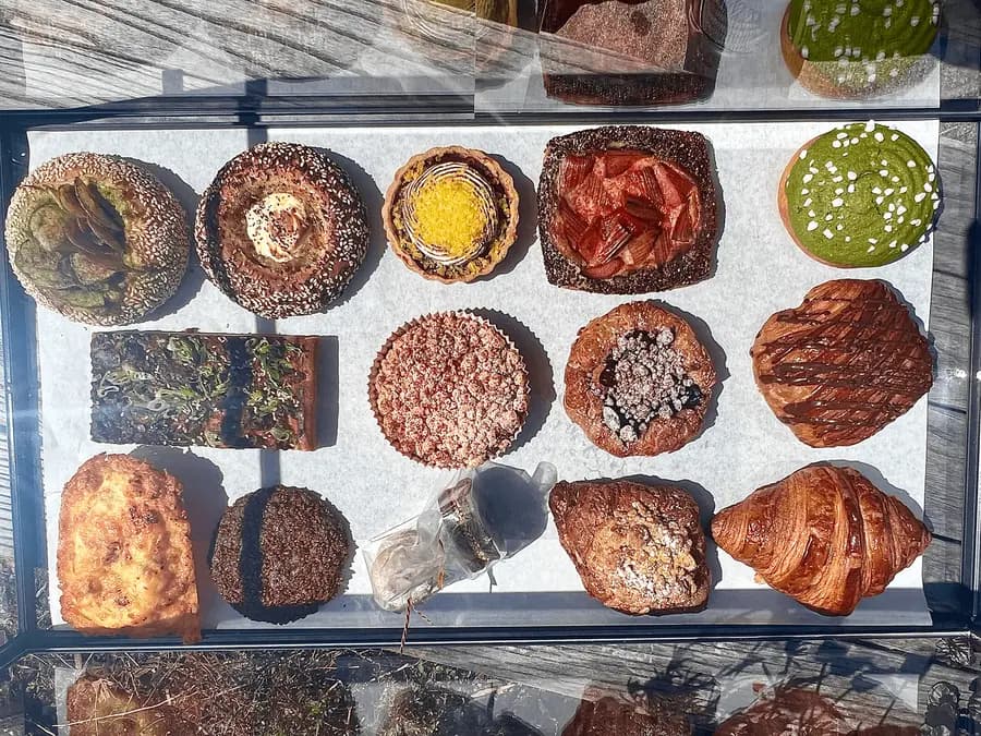 Pop-up de invierno de Breadbelly en Flora Grubb SF, sábado 21 de dic.