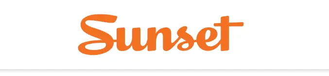 La palabra “Sunset” escrita en letras anaranjadas estilizadas sobre fondo blanco.